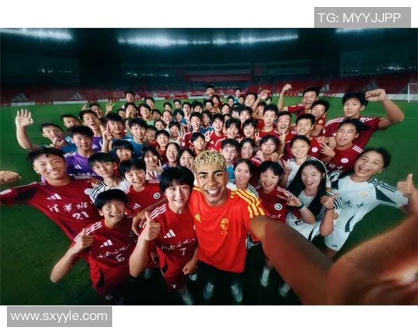 2018年阿迪达斯足球明星阵容揭秘与精彩瞬间回顾